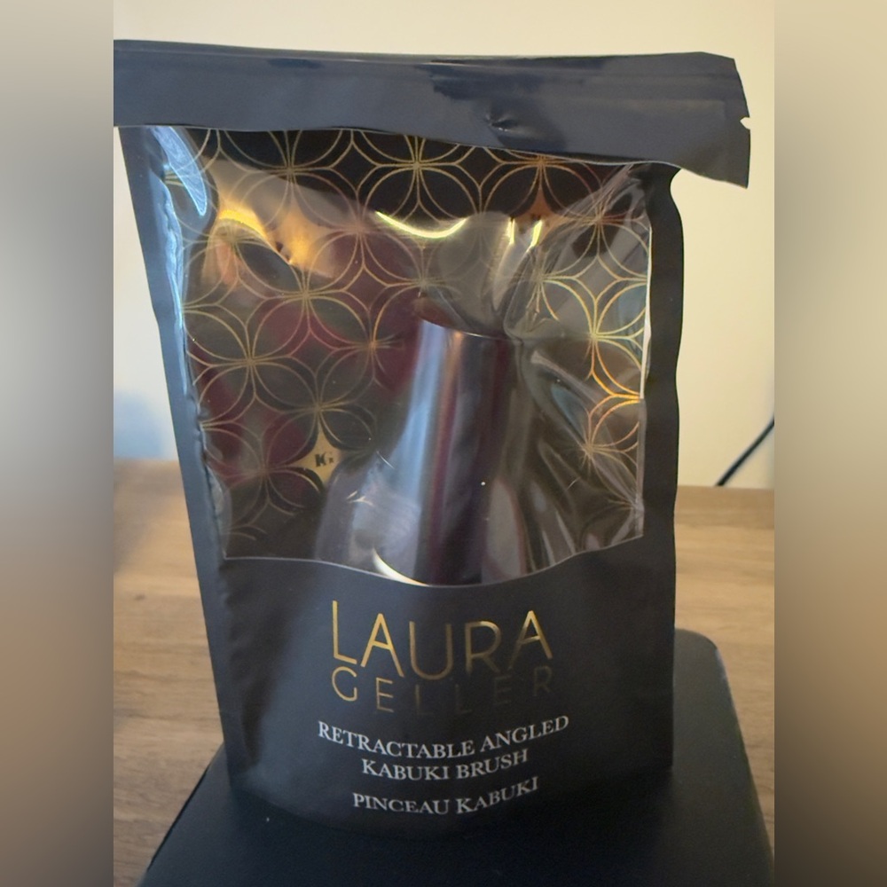 Laura Geller Black and Gold Kabuki Brush